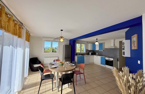 Espaly-Saint-Marcel Apartment | Bright gîte Private covered jacuzzi Terrace Le Puy-en-Velay