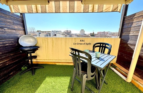 Le Grau-dʼAgde Apartment | Bright Mezzanine Studio 250m from the beach with Terrace