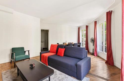 Clignancourt Apartment | Bright & Spacious 1BR in Montmartre - Paris 18
