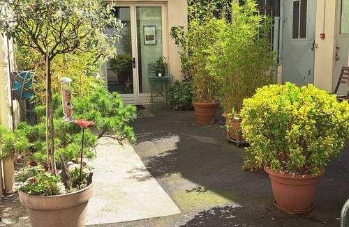Parc-de-Montsouris Apartment | Bright studio/loft in Montsouris, Paris 14th district
