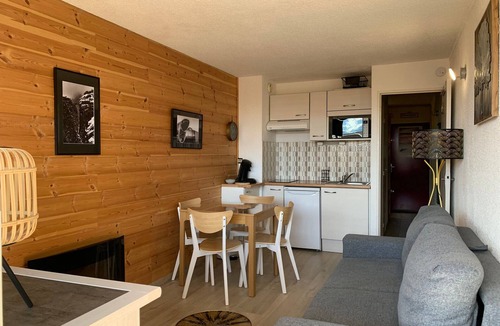 Pra Loup Apartment | Bright studio, mountain view - 4 guests
