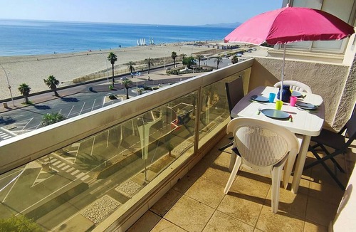 Canet-en-Roussillon Apartment | Bright T2 apartment near beach and center