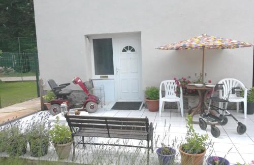 Le Poujol-sur-Orb Apartment | Brise Fraîche de la Montagne-Piscine et Jacuzzi-Appartement Cottage au rez-de-chaussée