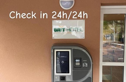 Millau Hotel | Brit Hotel Essentiel Millau