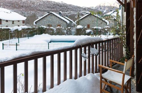 El Pueyo de Jaca Apartment | Bubal - con piscina y vistas a los Pirineos
