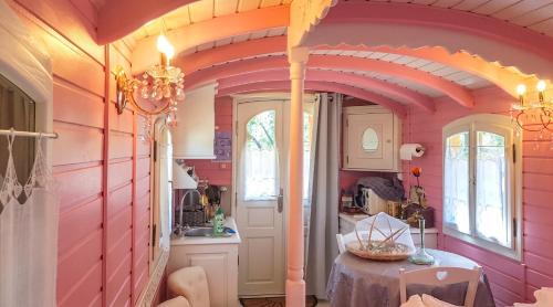 Bussac-Foret House | Bungalow cosy à Bussac-Forêt avec piscine partagée 15 m²
