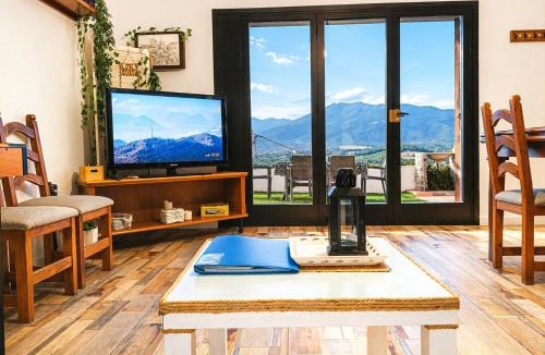Vallgorguina House | Ca la Nena Morena - Casa con piscina privada, jardín y vistas al Montseny