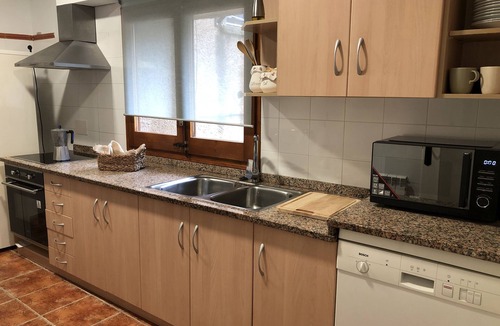 Mura Cottage | Ca la Neus. Rural House (4-8 people) In Mura, Parc Natural de Sant Llorenç.