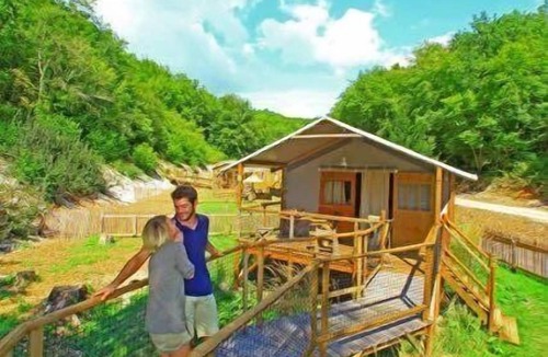 Saint-Amand-de-Coly Cabin | Cabane 3 étoiles - Piscine - ccbfgi0