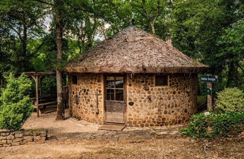 Saint-Amand-de-Coly Cabin | Cabane 3 étoiles - Piscine - ccbfgib