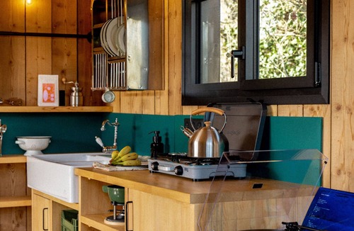 Saint-Leonard-des-Bois Ski Chalet | Cabane Bon Air 2 Bedrooms