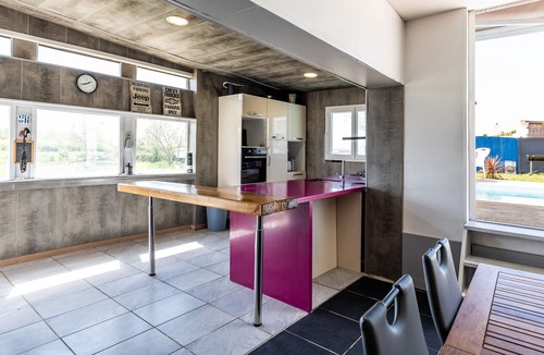 Saint-Yzans-de-Medoc House | "Cabane de l'estuaire", with swimming pool, garden and Wi-Fi