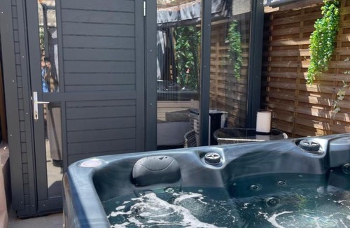 Menton Hotel | Cabane insolite avec jacuzzi