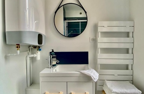 Hastings Apartment | Caen centre historique - appartement rénové & déco soignée