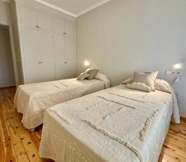 Llivia Apartment | CAL QuEROL LlíViA 1- reformado con piscina en el centro