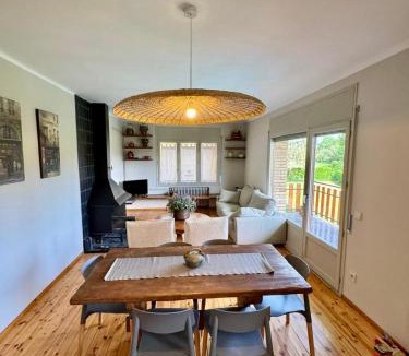 Llivia Apartment | CAL QuEROL LlíViA 1- reformado con piscina en el centro