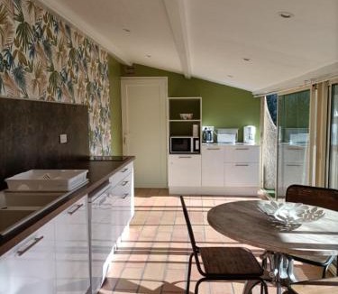 Valreas Apartment | Calme, Verdure et Confort!