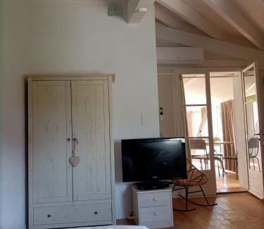 Valreas Apartment | Calme, Verdure et Confort!