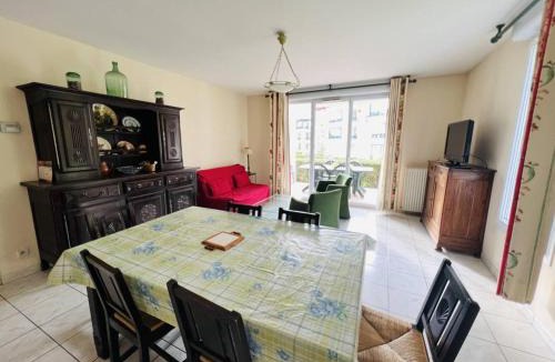 Cambo-les-Bains Apartment | CAMBO: Appartement T3 4 couchages avec terrasse - FR-1-495-18