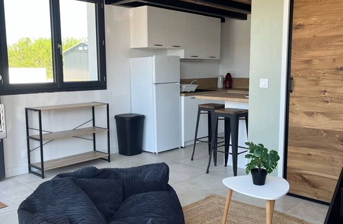 Cambo-les-Bains Apartment | Cambo-les-Bains: Cozy T1 Bis with Garden and WiFi