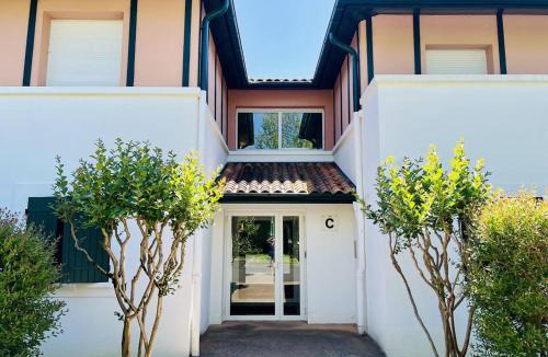 Cambo-les-Bains Apartment | Cambo : T2 Confortable avec Wifi et Parking - FR-1-495-72