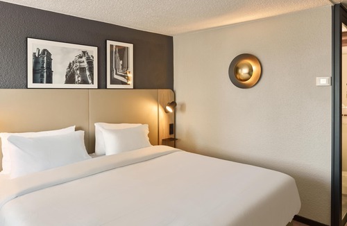 Saint-Laurent-de-Mure Hotel | Campanile NATURE - Lyon Airport