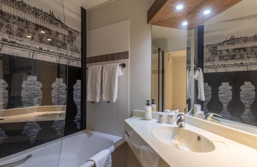 Le Blanc-Mesnil Hotel | Campanile PRIME - Le Blanc Mesnil