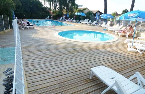 Petit-Palais-et-Cornemps House | Camping 4 étoiles - Piscine - ccbgci0