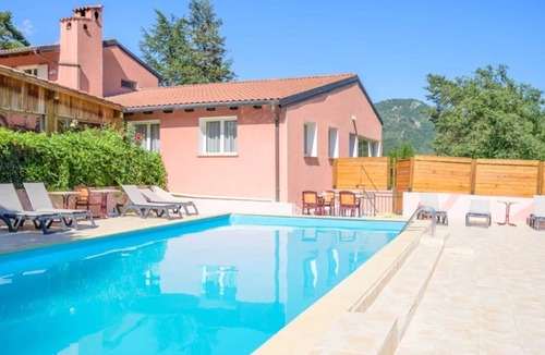 Sospel House | Camping 2 étoiles - Piscine - ccbgb0f