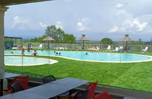 Grospierres House | Camping 3 étoiles - Piscine - ccbgbdf