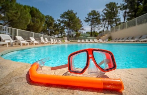 Mondragon House | Camping 3 étoiles - Piscine - eeed0d