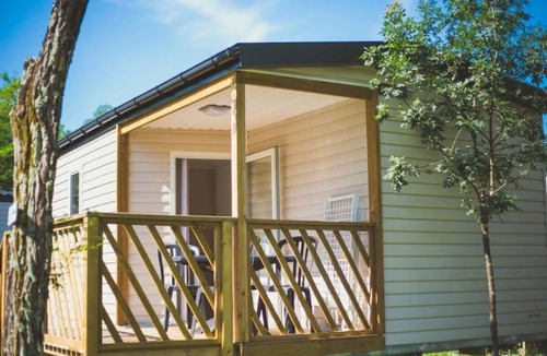 Labeaume House | Camping 3 étoiles - Piscine - ccaiiah