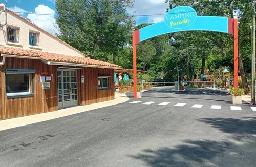 Boisset-et-Gaujac House | Camping 4 étoiles - Piscine - ccbfhhb
