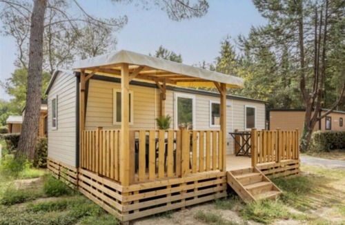Boisset-et-Gaujac House | Camping 4 étoiles - Piscine - ccbfhhd