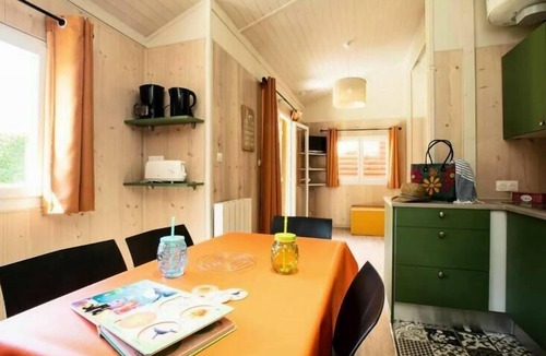 Le Bourg-d'Oisans Ski Chalet | Camping A la Rencontre du Soleil* - Chalet Fleuri 3 Rooms 4/5 People