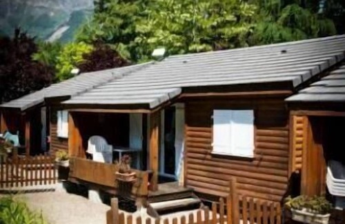 Le Bourg-d'Oisans Ski Chalet | Camping A la Rencontre du Soleil* - Chalet Fleuri 3 Rooms 4/5 People