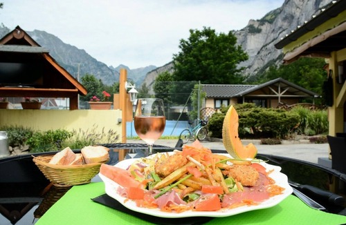 Le Bourg-d'Oisans Ski Chalet | Camping A la Rencontre du Soleil* - Chalet Fleuri 3 Rooms 4/5 People