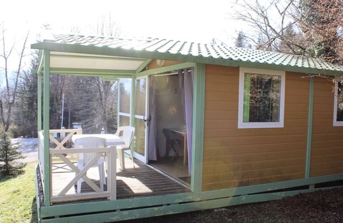 Miribel-les-Echelles Ski Chalet | Camping Le Balcon de Chartreuse* - Chalet Coquelicot 3 Rooms 5 People