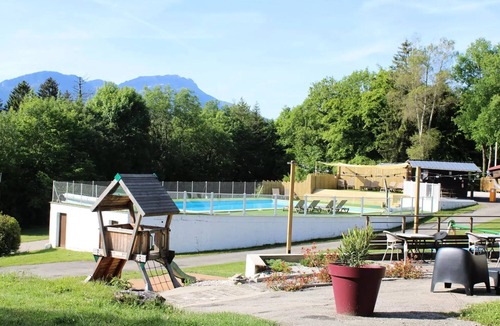 Miribel-les-Echelles House | Camping Le Balcon de Chartreuse* - Lilac mobile home 3 rooms 4/6 people