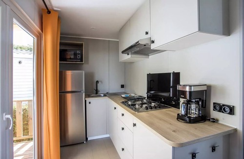Torreilles House | Camping Le Trivoly * - Mobil-Home Caribbean 3 Rooms 4/6 People Air-conditioned + TV