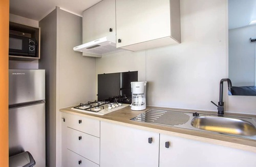 Torreilles House | Camping Le Trivoly * - Mobil-Home Baltic 4 Rooms 6 People Air-conditioned + TV