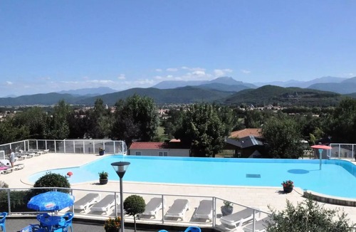Montrejeau House | Camping Midi Pyrenees* - 3 room mobile home 4 people