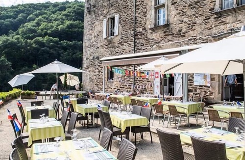Saint Martial Entraygues House | Camping Sea Green Château Du Gibanel **** - Mobilhome for 6 People
