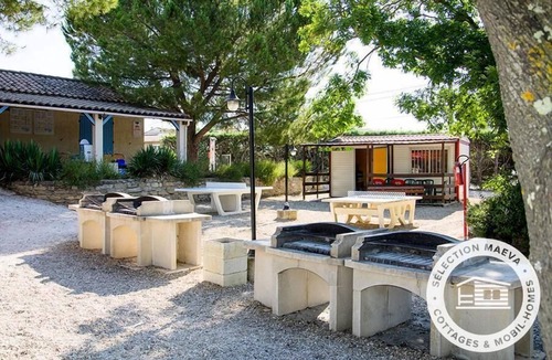Gallargues-le-Montueux House | Campsite Les Amandiers * - Mobile Home 4 Rooms 6 People