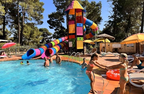 Bollene Ski Chalet | Campsite La Simioune* - Chalet LAVENDER - 2 bedrooms (2 adults maximum and 2 children under 12 years old) - Small Budget 2 to 4 people - 2 people. included in the