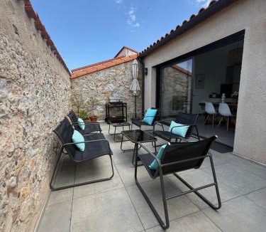 Saint-Hippolyte Villa | Can Montgaillard - La Cave - Rooftop avec Piscine- 3 chambres proche mer