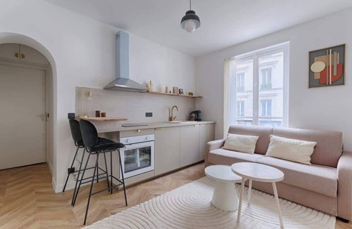 Hopital Saint-Louis Apartment | Canal St Martin : Appartement Cosy Bail Mobilité