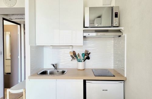 Canet-en-Roussillon Apartment | Canet-en-Roussillon Modern Apartment T2 - Parking - Air Conditioning - 4 pers
