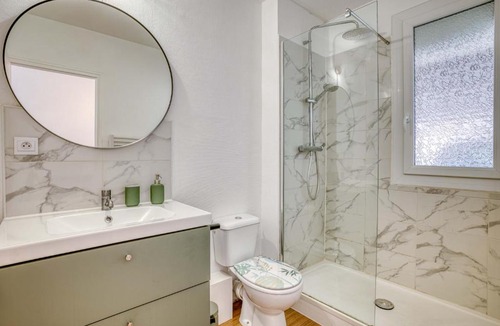 Marmande Apartment | Canopée - L'Émeraude - Baie vitrée, centre ville Marmande