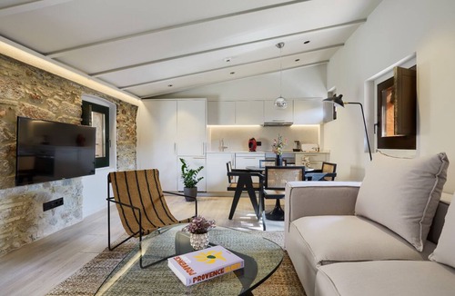 Old Town Apartment | Canvas Apartments & Lofts Girona